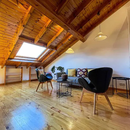 Casa Elegancia Pleta De Saga