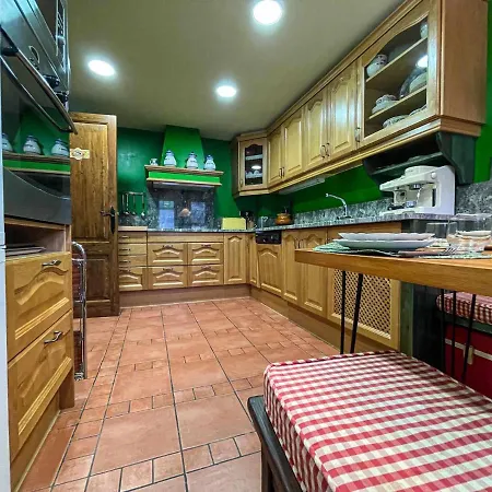 Casa Elegancia Pleta De Saga Chalet Ger